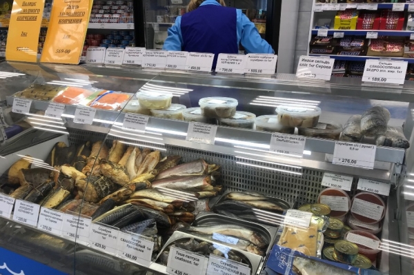 
			Руководитель Росрыболовства посетил социальный рыбный магазин в Мурманском рыбном порту 		