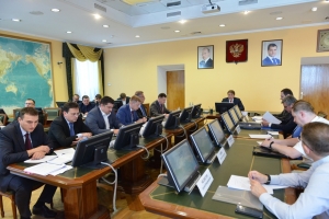 
			Проекты нормативных актов по крабовым аукционам обсудили в Росрыболовстве		