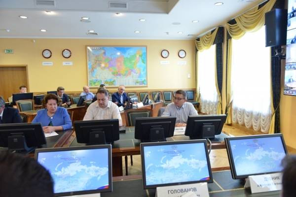 
			Проекты нормативных актов по крабовым аукционам обсудили в Росрыболовстве		