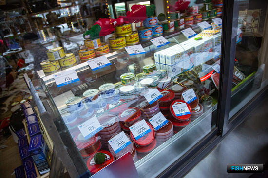 Дальневосточная рыба идет нарасхват на Новом Арбате