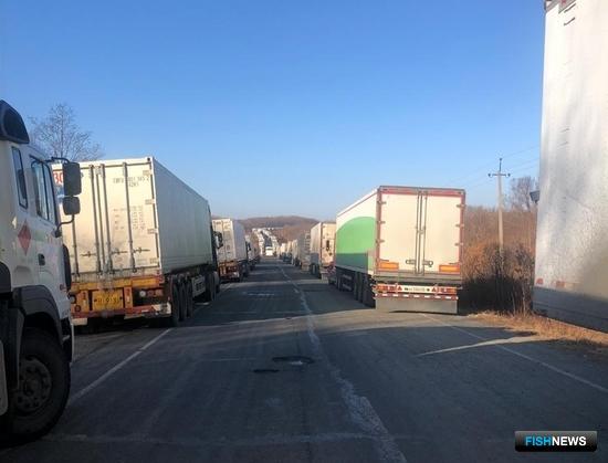 Добыче краба угрожает затор на границе Добыче краба угрожает затор на границе