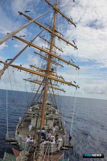 &laquo;Паллада&raquo; одолела треть кругосветки