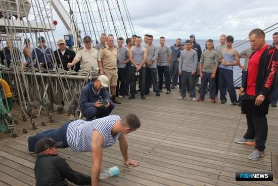 &laquo;Паллада&raquo; одолела треть кругосветки