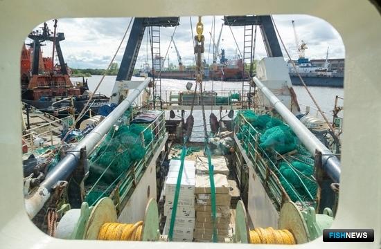 Архангельский порт: подставляя плечо судам Севера Архангельский порт: подставляя плечо судам Севера