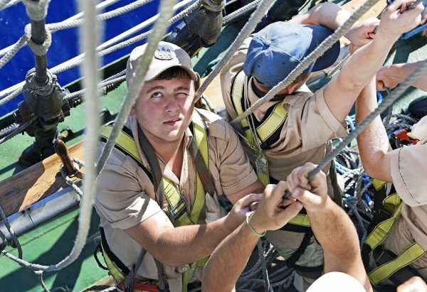 Новости кругосветки: экипаж «Паллады» отработал тревогу по оставлению судна в Индийском океане
Новости кругосветки: экипаж «Паллады» отработал тревогу по оставлению судна в Индийском океане