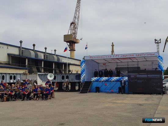 Большой заказ: добытчики краба заложили в Находке восемь судов