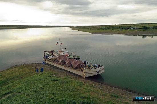 На реках и озерах Таймыра взяли &laquo;топливные&raquo; пробы