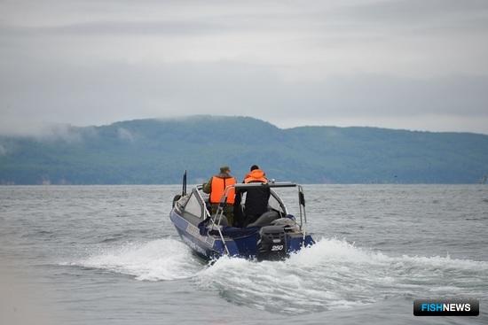 Двоих рыболовов Камчатки спасли пограничники