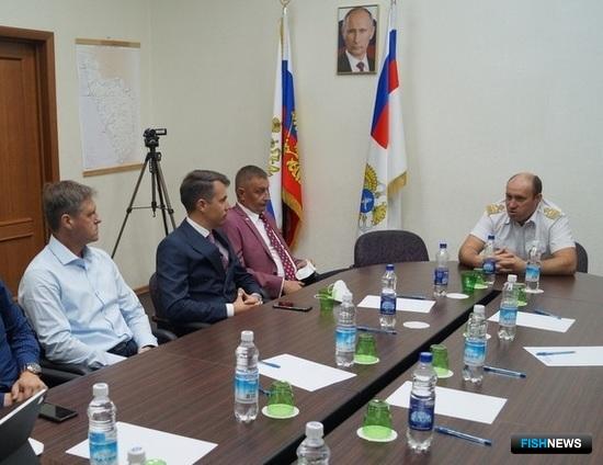 ЦСМС обсудил актуальные вопросы с рыбаками Дальнего Востока ЦСМС обсудил актуальные вопросы с рыбаками Дальнего Востока