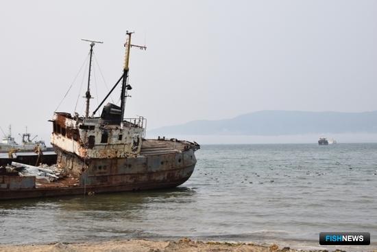 &laquo;Кладбища кораблей&raquo; начнут разбирать с Магаданской области