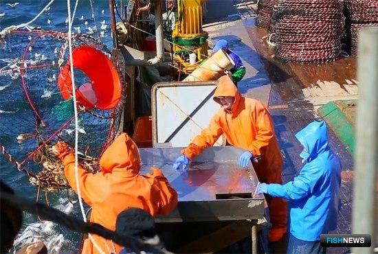 Рыбаки просят решить вопрос с разрешениями Рыбаки просят решить вопрос с разрешениями