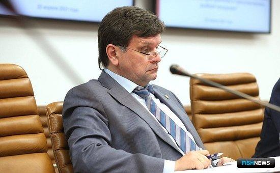 Сенаторам рассказали о сложностях рыбной логистики