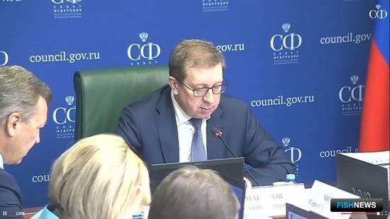 Комитет Совета Федерации поддержал три закона «рыбной» повестки Комитет Совета Федерации поддержал три закона «рыбной» повестки