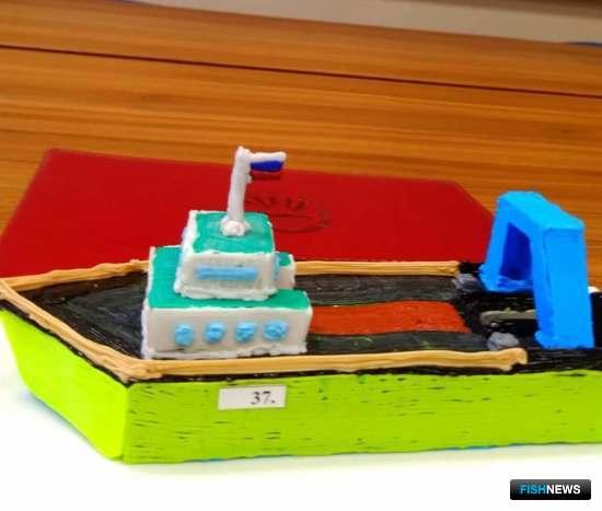 Труд рыбаков Заполярья запечатлели в рисунках и поделках