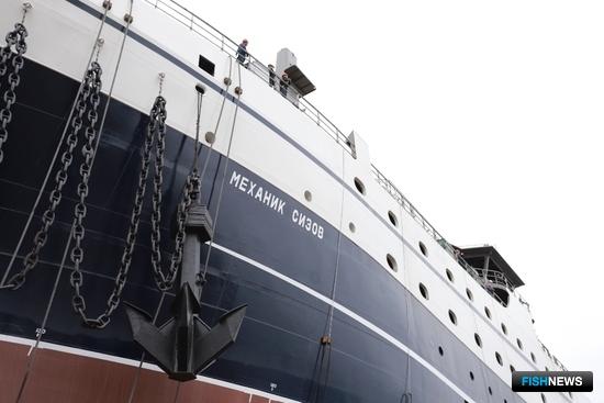 «Механик Сизов» занял место у причала верфи «Механик Сизов» занял место у причала верфи