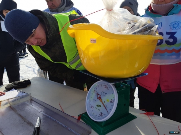 &laquo;Сахалинский лед&raquo; блеснул призами