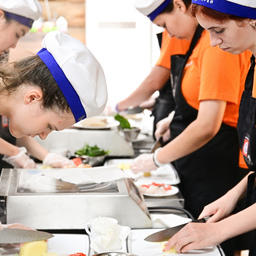 Юных исследователей моря научили готовить рыбные деликатесы