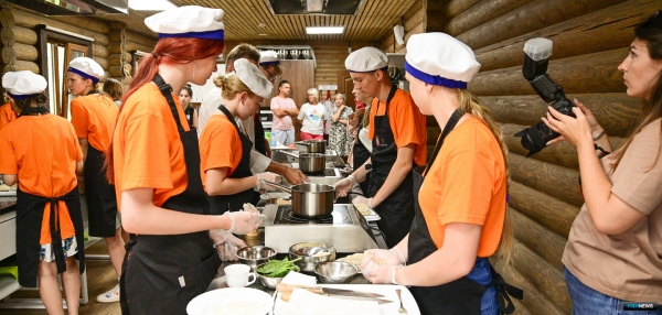 Юных исследователей моря научили готовить рыбные деликатесы