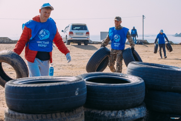 &laquo;Чистый берег&raquo; избавил пляж Владивостока от 10 тонн мусора