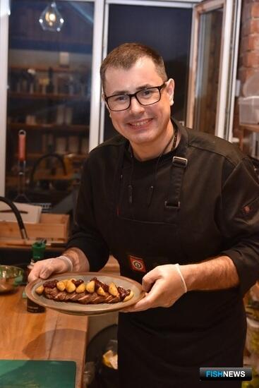 Команда Fishnews отметила День рыбака в поварских фартуках Команда Fishnews отметила День рыбака в поварских фартуках