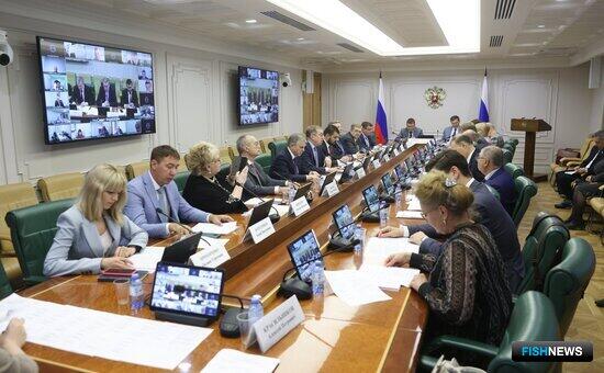 Господдержкой для Севморпути предложили охватить &laquo;рыбный&raquo; транспорт