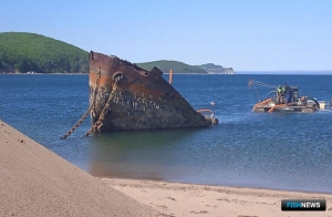 Из бухт Приморья убирают затонувший флот