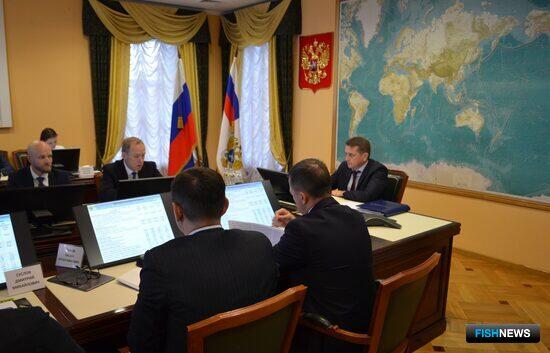 Результаты промысла и договоры на крабовые квоты обсудили у главы Росрыболовства Результаты промысла и договоры на крабовые квоты обсудили у главы Росрыболовства