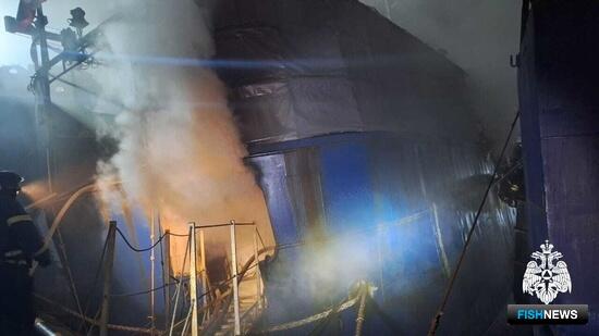 Во Владивостоке потушили краболов Во Владивостоке потушили краболов