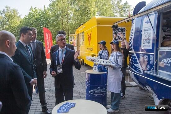 Минтай показал себя на Неделе российского ритейла