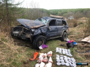 Перевозчик икры и осетрины не ушел от погони Перевозчик икры и осетрины не ушел от погони