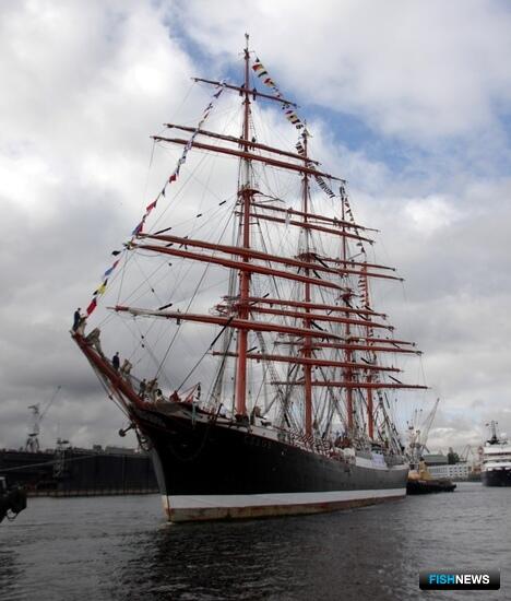 &laquo;Седов&raquo; и &laquo;Крузенштерн&raquo; приглашают гостей