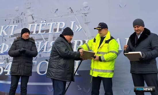 «Петр I» вернулся из рейса с новым рекордом «Петр I» вернулся из рейса с новым рекордом